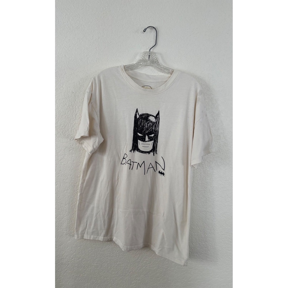 Batman Graphic Tee L/XL Cream Hand Drawn‎ Sketch Style Short Sleeve Shirt